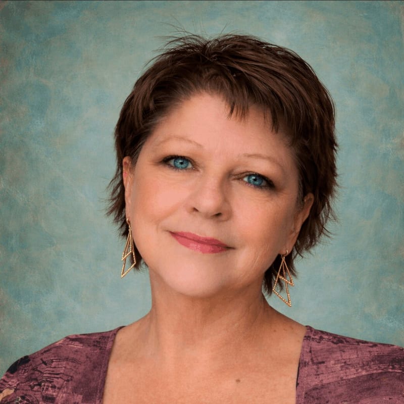 Dahlia Therrien portrait