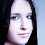 Blanche Maé portrait