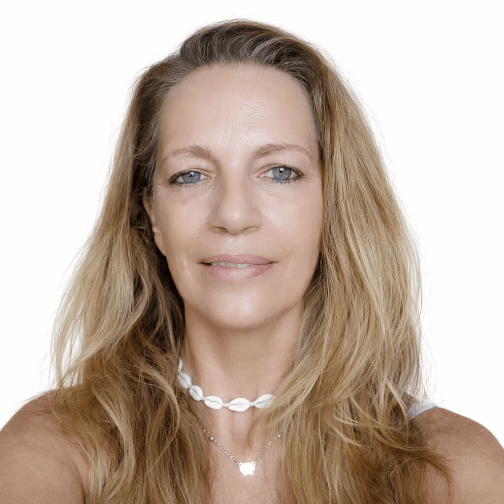 Léa Talys portrait